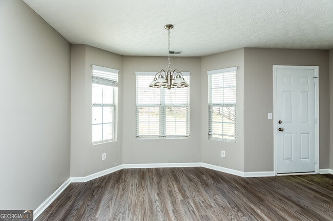 Building Photo - 5549 Strathmoor Manor Cir