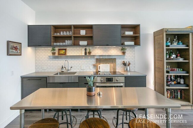 Building Photo - 2030 8th St NW