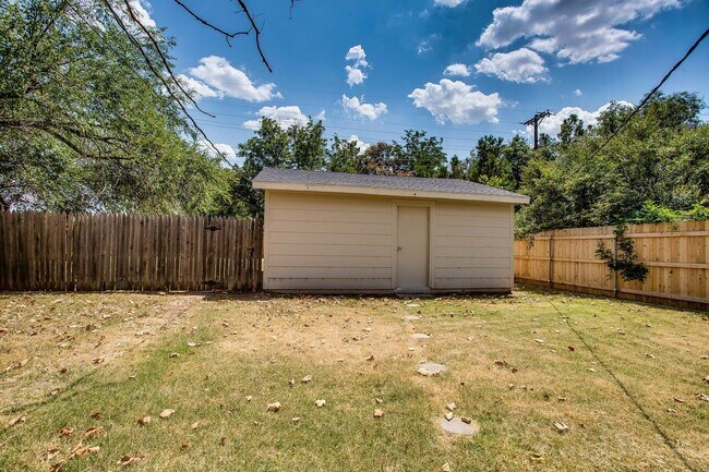 Building Photo - PRE LEASING for fall 2026! 3/2 in Tech Terrace!