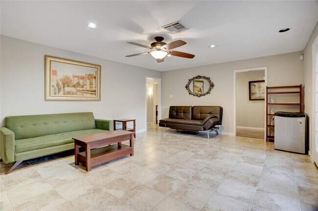 Building Photo - 11102 Atwell Dr