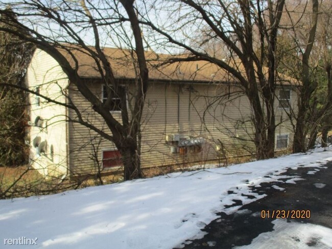 Building Photo - 300 Seitz St