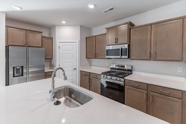 Building Photo - 6027 Margie Collins Dr SE