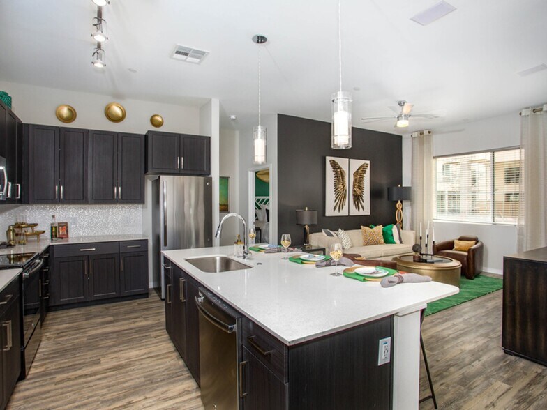 Vela Camelback 4949 N 7th St Phoenix AZ 85014 Apartment Finder