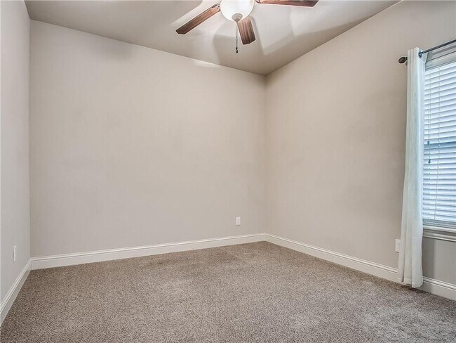 Building Photo - 15412 Homecoming Dr