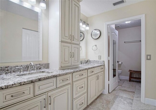 Building Photo - 1687 SW Harbour Isles Cir