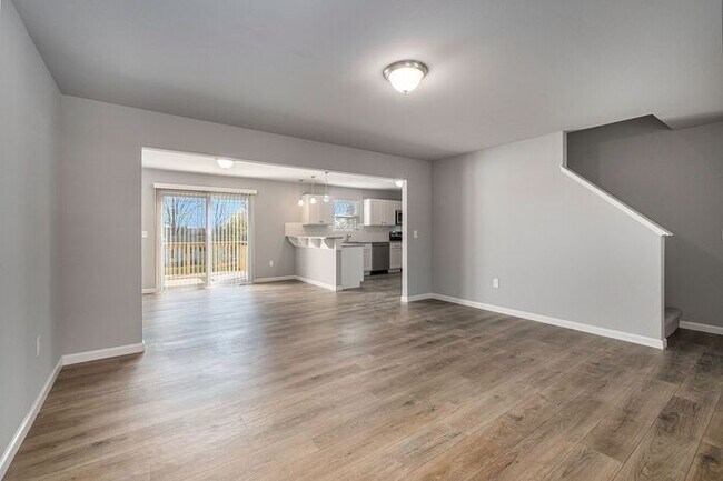 Building Photo - 5673 Claremount St