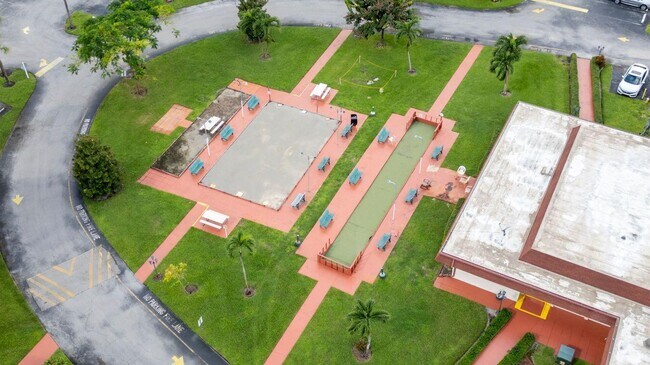 Building Photo - 5300 Washington St