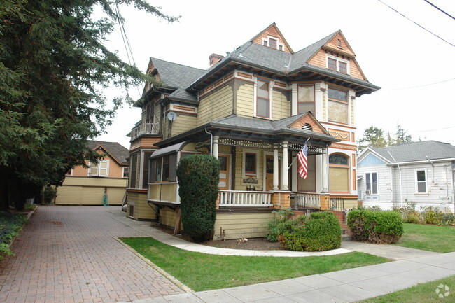 Building Photo - 1025 Schiele Ave