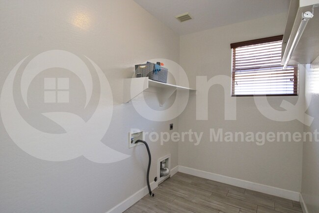 Building Photo - 19350 E Carriage Way