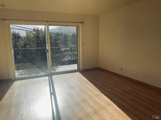 Building Photo - 20 Luna Ln