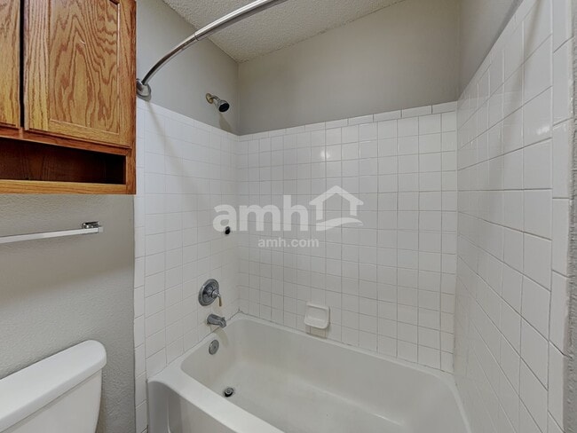 Building Photo - 5793 Amber Ln