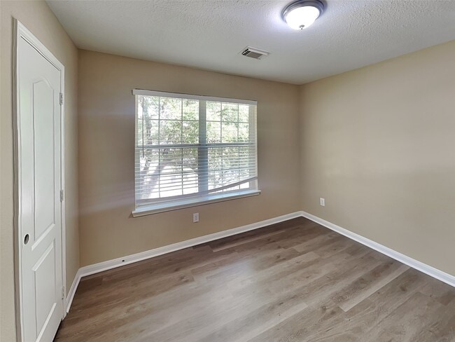 Building Photo - 18107 Quiet Ridge Ln