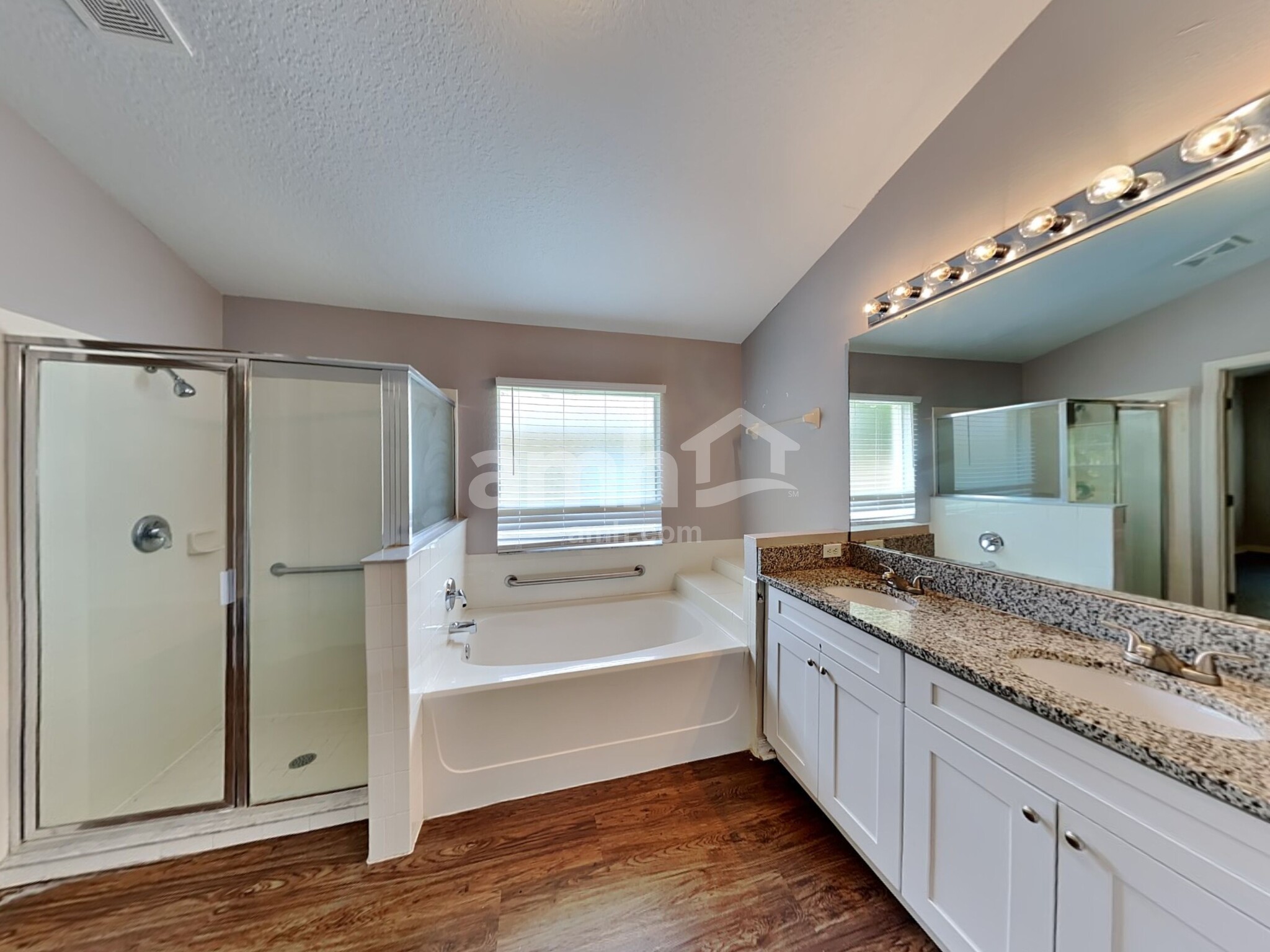 Building Photo - 204 Silver Palms Cir