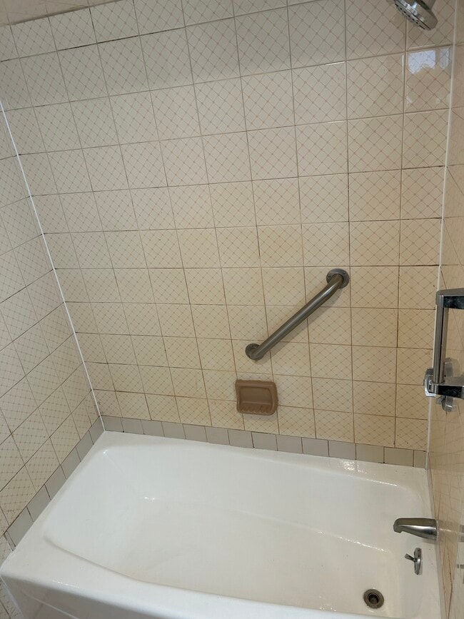 Building Photo - 80 Montclair Ave