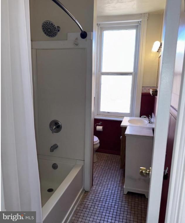 Building Photo - 304 E Front St