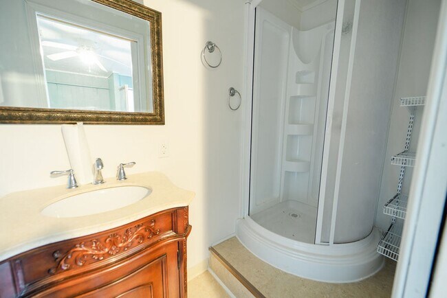 Building Photo - Beautiful 4 bedroom, 3 bathroom home on the East End of Hot Springs Village. Pets are considered ...