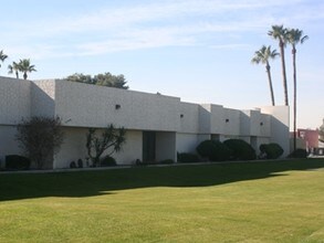 Building Photo - Camelback Properties