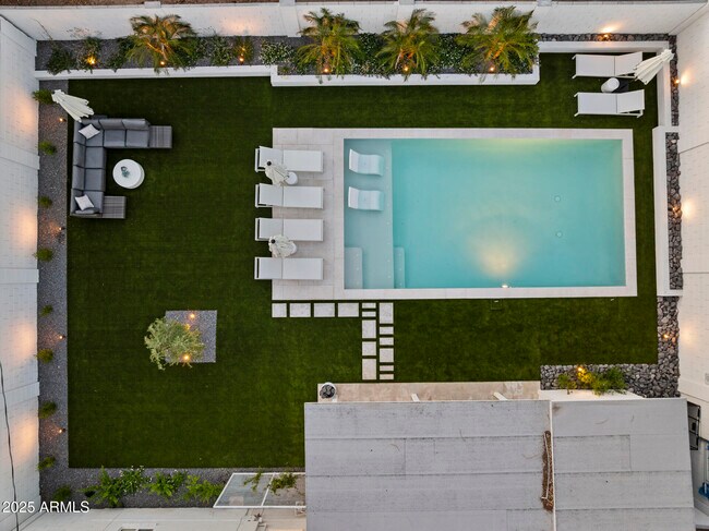 Building Photo - 7736 E Avalon Dr
