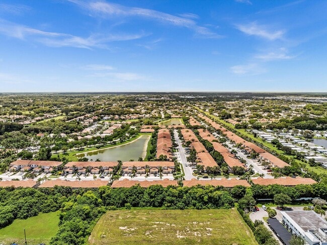 Building Photo - 21018 Vía Eden