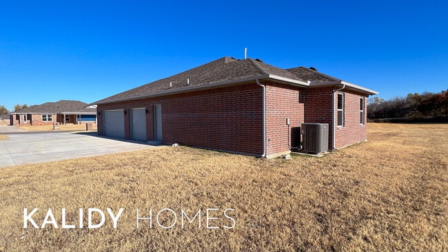 Building Photo - 218 Olde Ml Ct