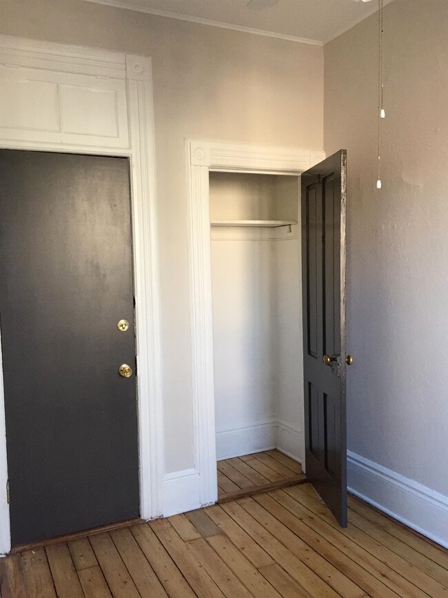 Building Photo - 343 Pavonia Ave