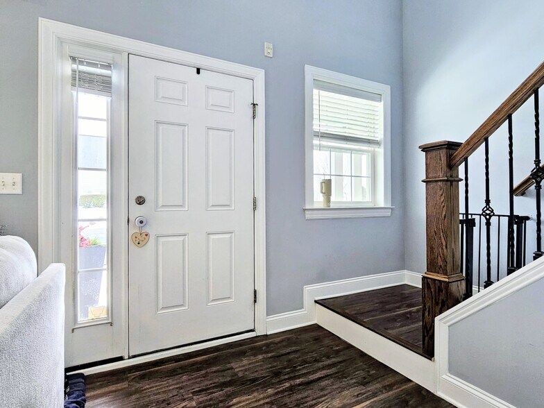 Building Photo - 634 Brentwood Dr