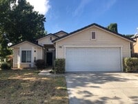 Building Photo - 3 bedroom 2 bath