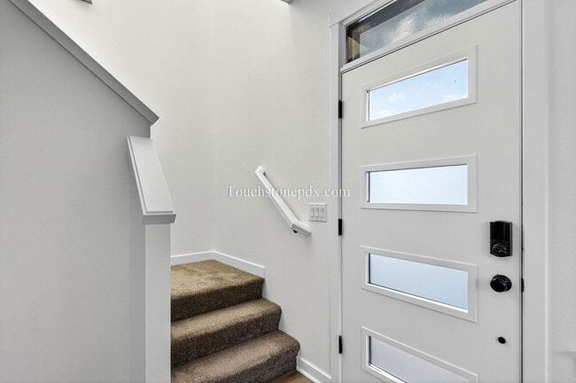 Building Photo - 13838 SE Knight St