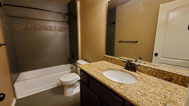 Building Photo - $2576, 5 Br/4 BA Stunning house for rent in Colorado Springs