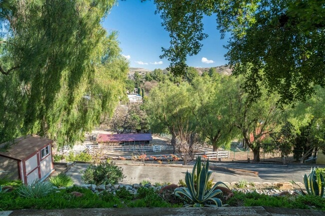 Building Photo - 5734 Fairview Pl