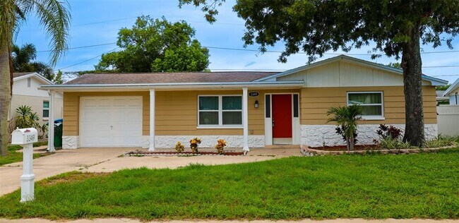 Primary Photo - 3349 Silver Hill Dr