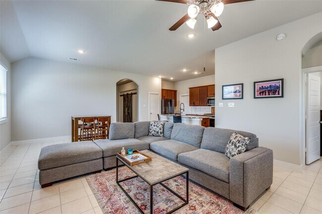 Building Photo - 2411 Ocean Key Dr