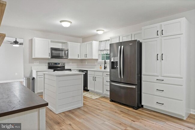 Building Photo - 1544 Avenue C
