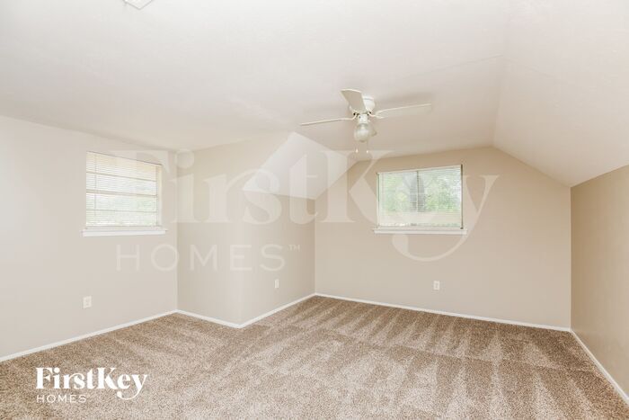 Building Photo - 217 Rancho Dr