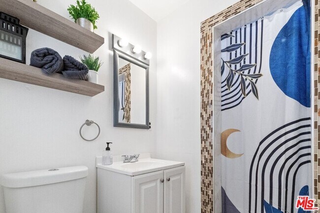 Building Photo - 38457 Sumac Ave