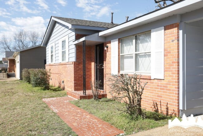 Building Photo - 4887 Peace St
