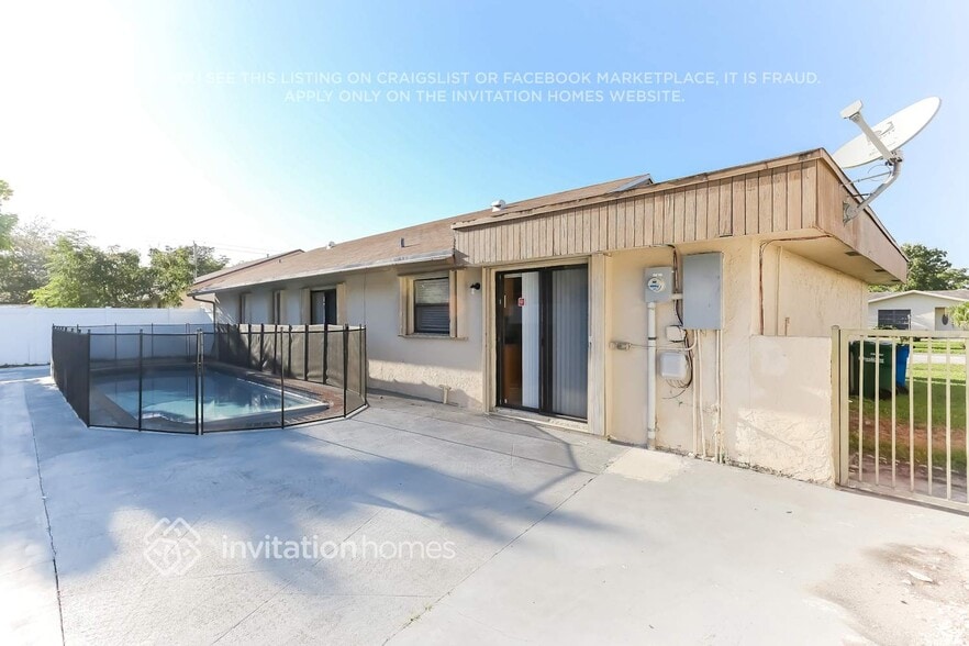 Building Photo - 6340 SW 7th St