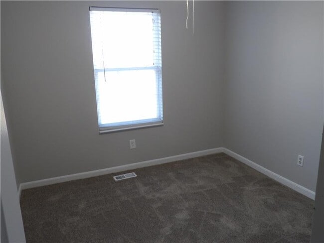 Building Photo - 3060 Lansdowne Ln