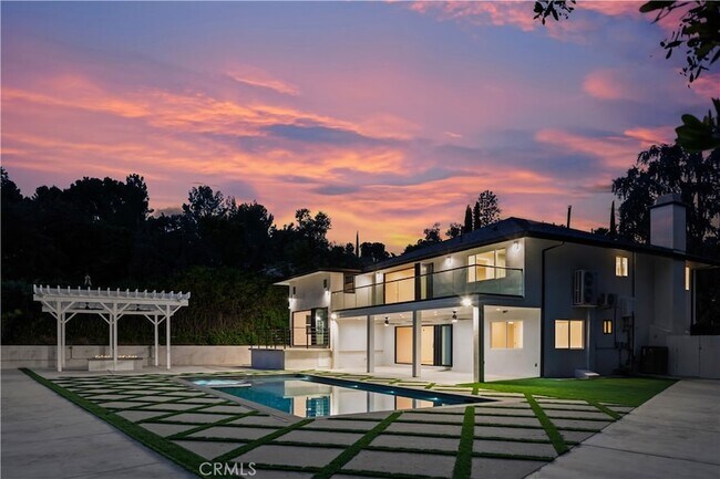 Building Photo - 19660 Valdez Dr