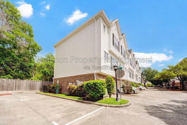 Building Photo - 9200 Westheimer Rd