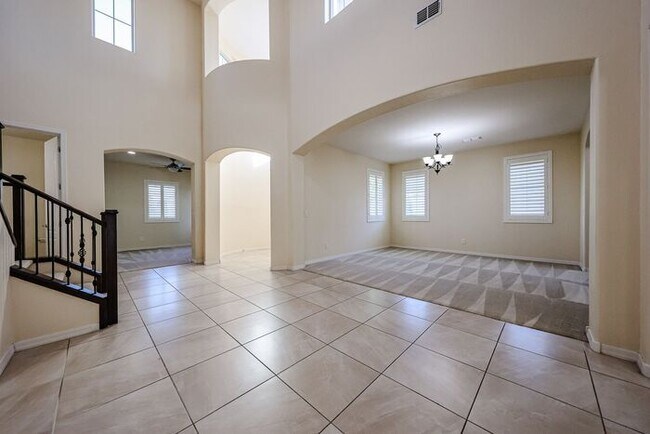 Building Photo - Stunning home located in the heart of Chandler, AZ!