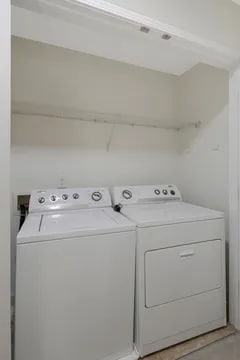 Building Photo - 8242 Lenox Creekside Dr