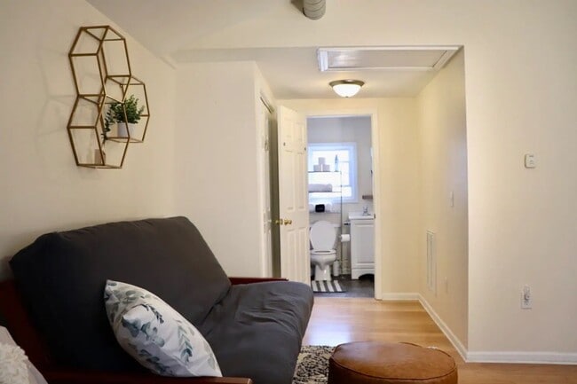 Building Photo - 1600/1602 Jackson