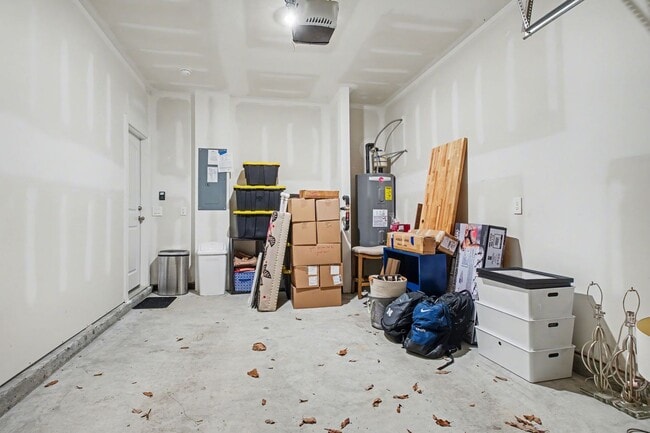 Building Photo - FOR LEASE- 3 BED 2.5 BATH TOWNHOME IN LEBANON TN!