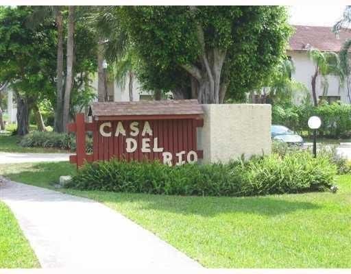 walk to campus - 480 NW 20th St