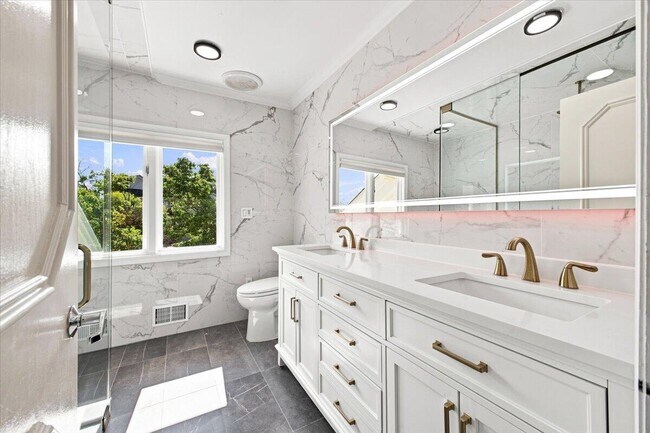 Building Photo - 6122 Trailwood Ln