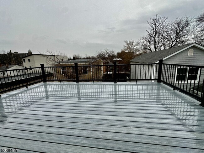 Building Photo - 188 Heckel St