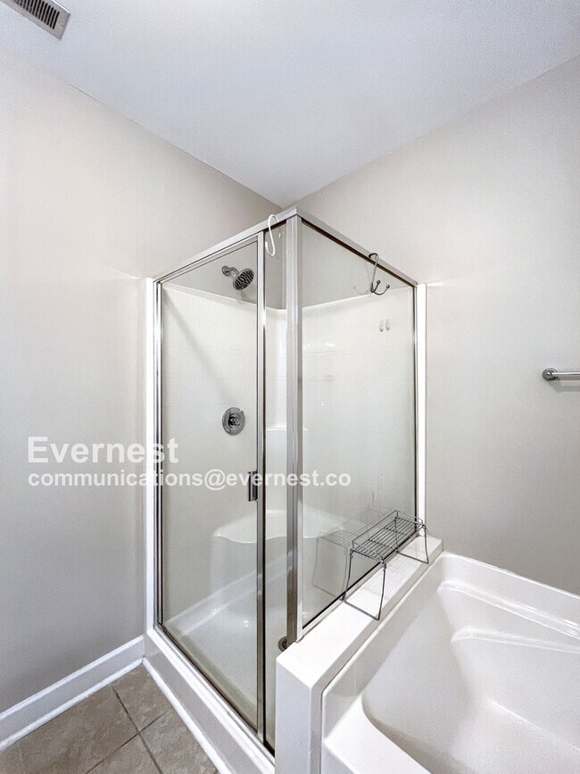 Building Photo - 7231 Althorp Way
