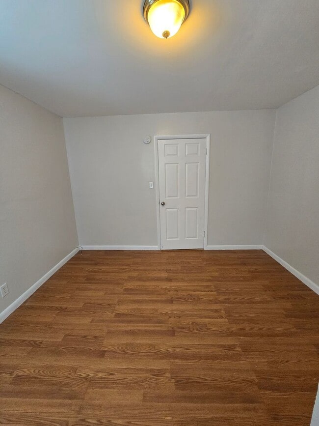 Building Photo - 2317 Richmond Ave