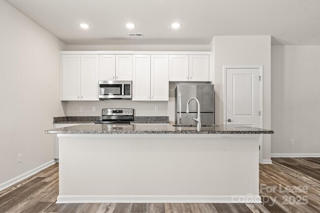 Building Photo - 117 Dogwood Vlg Trl